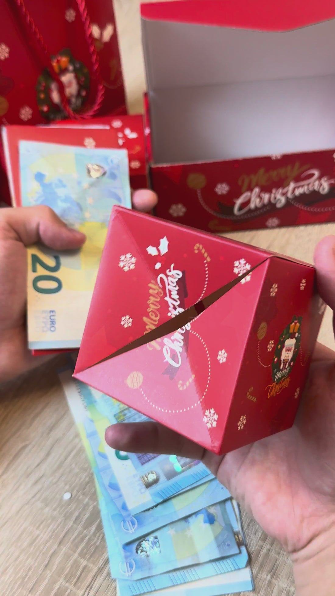 Wybuchowy Prezent - zestaw pudełek z niespodzianką. video